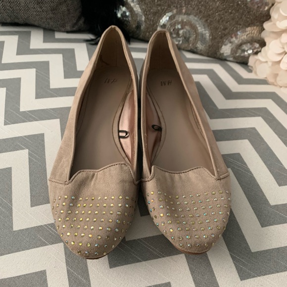 H&M Camel Rhinestone Flats - Picture 4 of 10